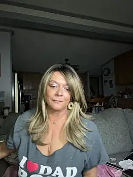 Snapshot of cowgirlc chatting on 03/25/26, 02:39 cowgirlc online show from 03/25/26, 02:39