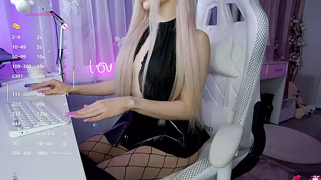 my--Polina online show from 10/17/25, 10:01