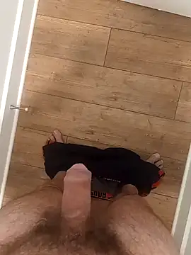 Snapshot of Mark_Dad chatting on 12/23/24, 12:30 Mark Dad online show from 12/23/24, 12:30