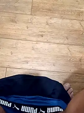 Snapshot of Mark_Dad chatting on 10/25/25, 09:39 Mark Dad online show from 10/25/25, 09:39