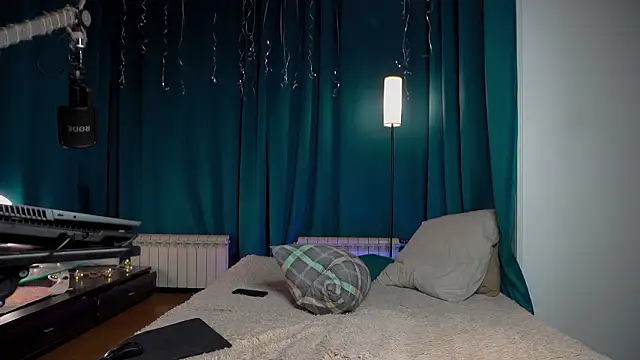 Snapshot of VIktorSecret chatting on 03/19/26, 04:49 VIktorSecret online show from 03/19/26, 04:49