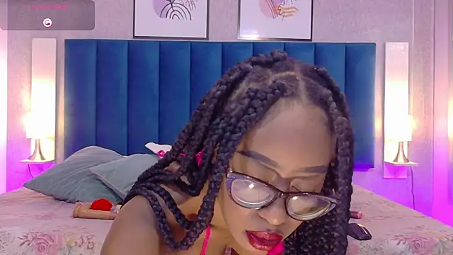 MiaMidnnightt online show from 10/07/25, 12:24