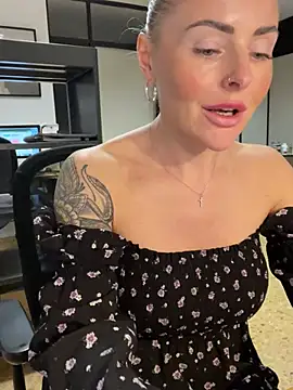 EmaSalis online show from 02/11/25, 02:46