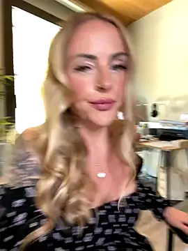 EmaSalis online show from 11/04/25, 12:15