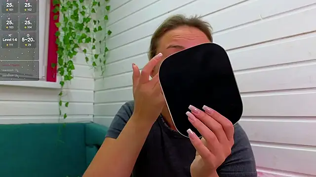 Misss Vikk online show from 10/05/25, 06:12