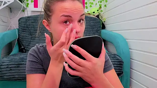 Misss Vikk online show from 11/29/25, 06:16