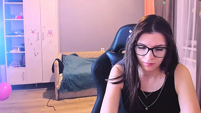 Snapshot of MollyLollipop chatting on 01/12/26, 01:11 MollyLollipop online show from 01/12/26, 01:11