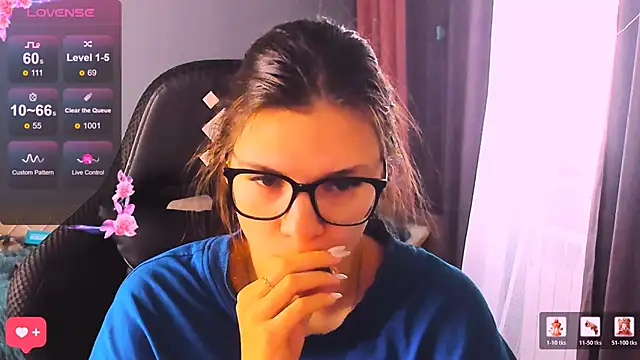 Snapshot of MollyLollipop chatting on 01/14/26, 06:41 MollyLollipop online show from 01/14/26, 06:41