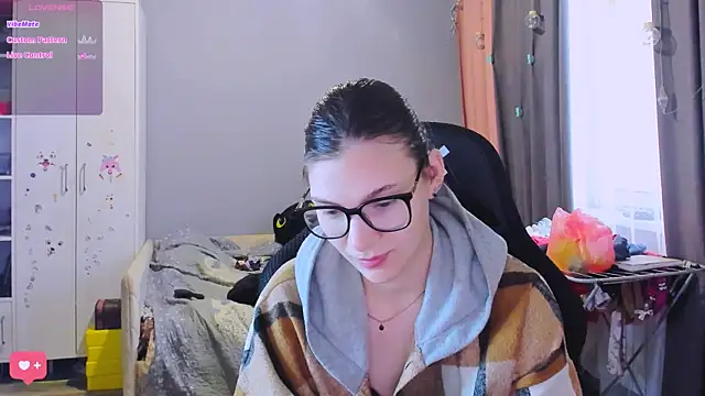 Snapshot of MollyLollipop chatting on 02/10/26, 04:38 MollyLollipop online show from 02/10/26, 04:38