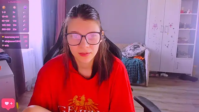 Snapshot of MollyLollipop chatting on 03/02/26, 07:15 MollyLollipop online show from 03/02/26, 07:15