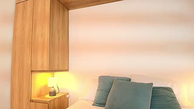 Isabella Harley online show from 09/25/25, 01:04