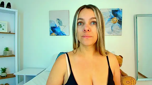 Isabella Harley online show from 03/23/26, 01:37