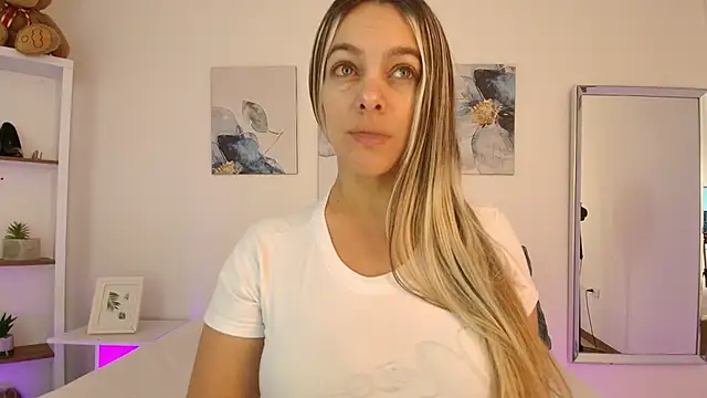 Isabella Harley online show from 04/11/26, 01:26