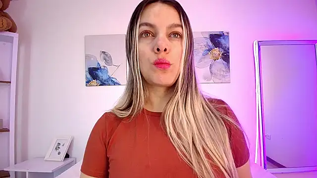 Isabella Harley online show from 06/11/26, 01:20