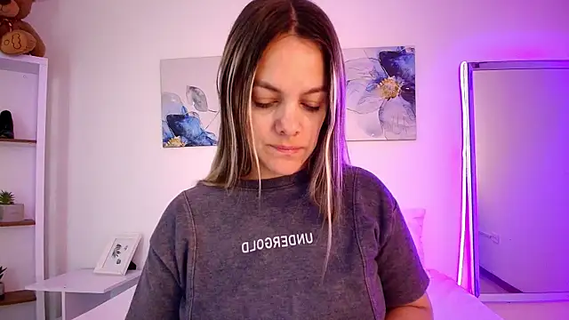 Isabella Harley online show from 06/15/26, 01:35