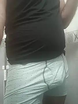 Snapshot of desicockandball chatting on 12/09/24, 05:41 desicockandball online show from 12/09/24, 05:41