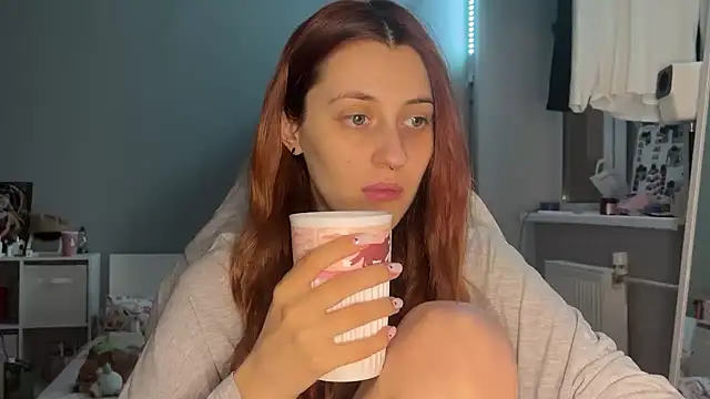 Uniarten online show from 10/22/25, 06:18