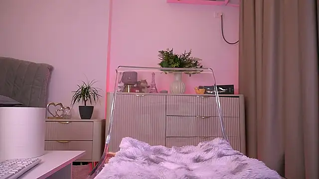 lildiaa online show from 05/04/26, 04:47