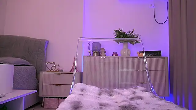 lildiaa online show from 06/14/26, 05:04
