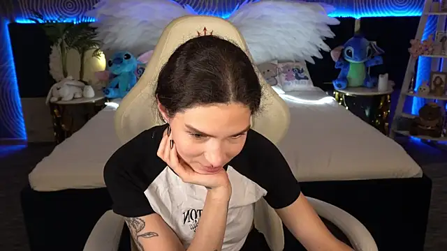 Snapshot of BabyFlowerr chatting on 10/17/25, 06:54 BabyFlowerr online show from 10/17/25, 06:54