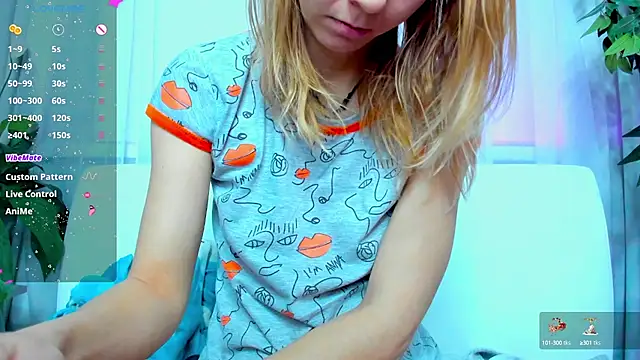Snapshot of Bell_a_mi_ chatting on 01/26/25, 05:02 Bell a mi online show from 01/26/25, 05:02