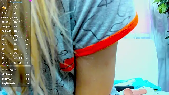 Snapshot of Bell_a_mi_ chatting on 01/30/25, 04:37 Bell a mi online show from 01/30/25, 04:37