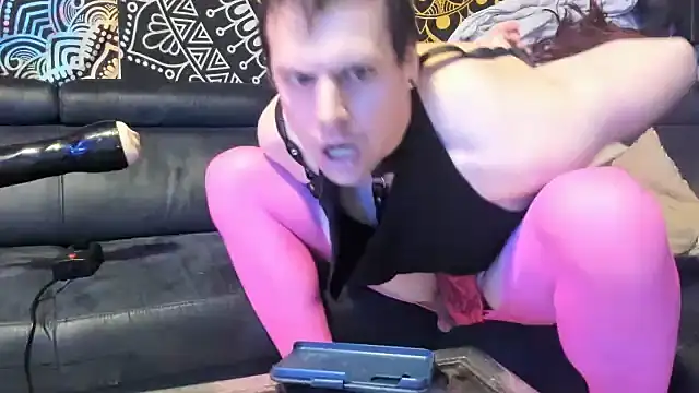 Snapshot of slankecrosdresser chatting on 11/03/25, 07:20 slankecrosdresser online show from 11/03/25, 07:20