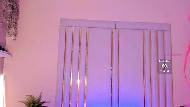 Snapshot of Saekohofman chatting on 10/15/25, 04:12 Saekohofman online show from 10/15/25, 04:12