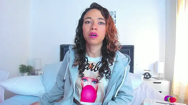 ZulyMichels online show from 01/30/25, 03:40