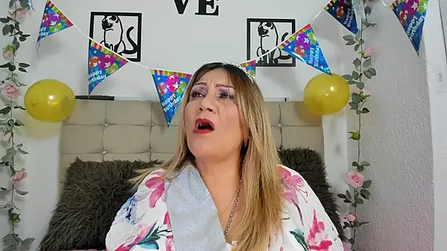 yayita mature online show from 06/10/26, 03:11