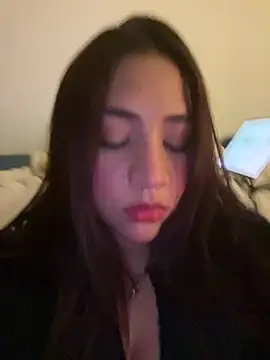 Snapshot of marcimaa chatting on 01/19/25, 04:33 marcimaa online show from 01/19/25, 04:33