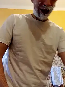 Snapshot of White_rabbit_ chatting on 01/25/25, 10:40 White rabbit  online show from 01/25/25, 10:40