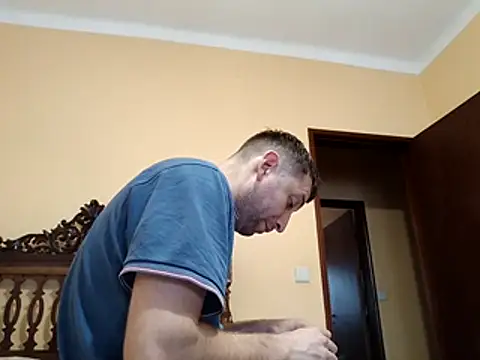 White rabbit  online show from 11/01/25, 09:11