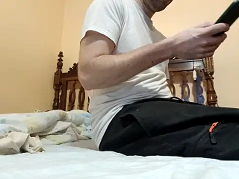 White rabbit  online show from 11/27/25, 09:22