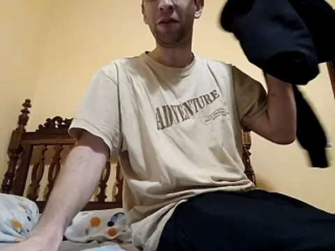 White rabbit  online show from 12/17/25, 09:21