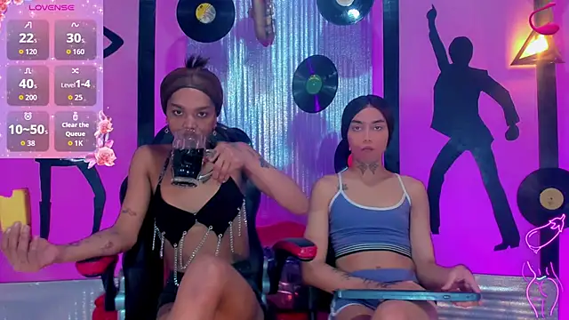 nickyminach  online show from 10/03/25, 07:11