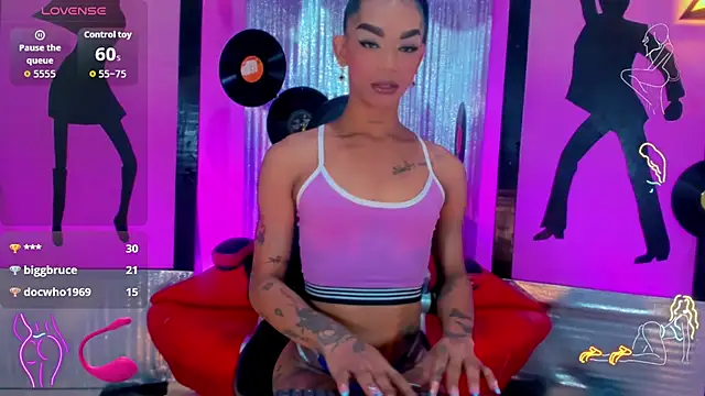 nickyminach  online show from 11/01/25, 07:27