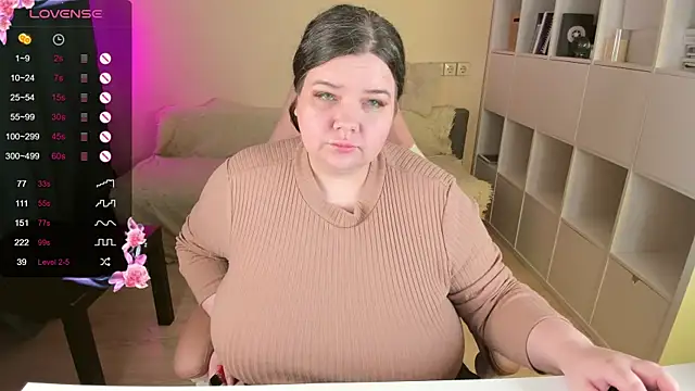 PlumPie online show from 09/28/25, 04:56