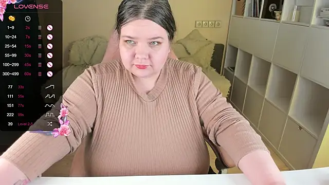 Snapshot of PlumPie chatting on 01/15/26, 04:28 PlumPie online show from 01/15/26, 04:28