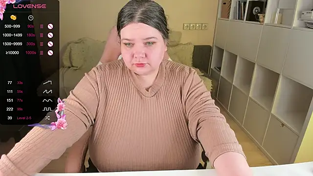 Snapshot of PlumPie chatting on 01/18/26, 01:04 PlumPie online show from 01/18/26, 01:04