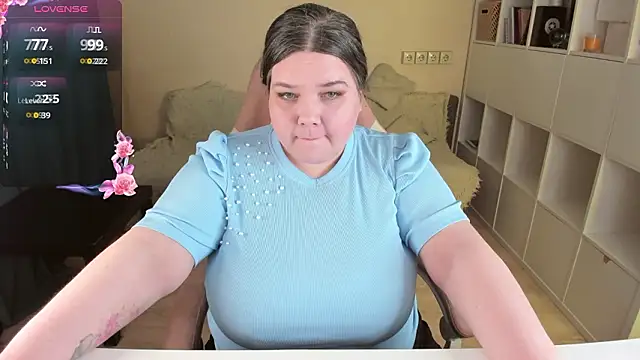 Snapshot of PlumPie chatting on 03/15/26, 11:11 PlumPie online show from 03/15/26, 11:11