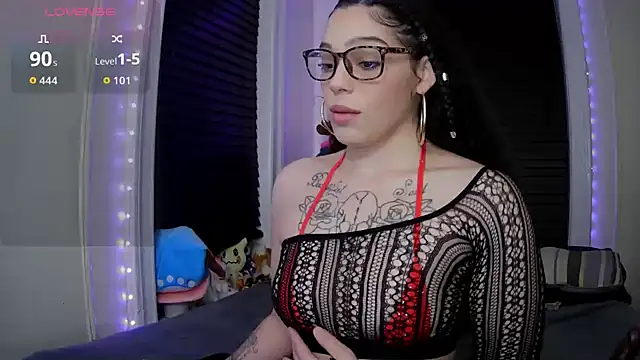 Snapshot of sapphirestorm8 chatting on 01/07/26, 02:36 sapphirestorm8 online show from 01/07/26, 02:36