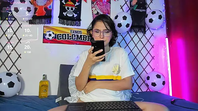 Snapshot of Alice_jacobs1 chatting on 07/04/26, 01:34 Alice jacobs1 online show from 07/04/26, 01:34