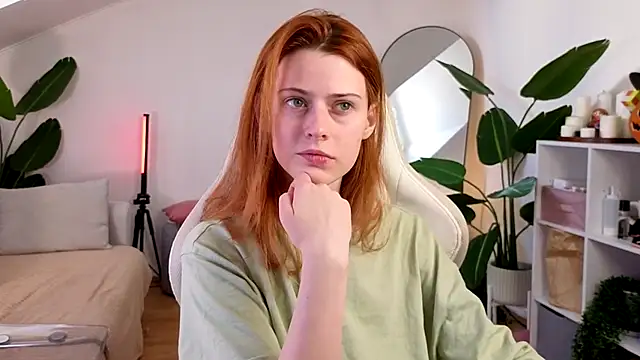 doll lesli online show from 10/24/25, 09:38