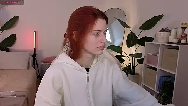 Snapshot of doll_lesli chatting on 01/11/26, 10:42 doll lesli online show from 01/11/26, 10:42