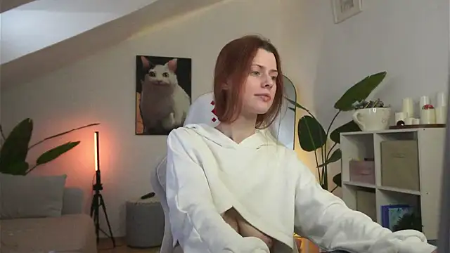 Snapshot of doll_lesli chatting on 03/03/26, 12:33 doll lesli online show from 03/03/26, 12:33