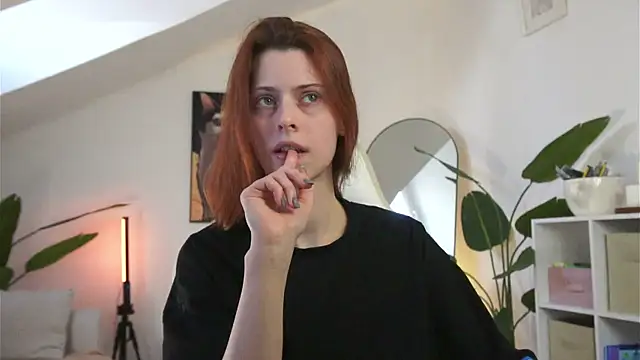 Snapshot of doll_lesli chatting on 03/07/26, 12:24 doll lesli online show from 03/07/26, 12:24