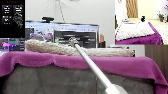 Paulina Davis  online show from 06/14/26, 12:41