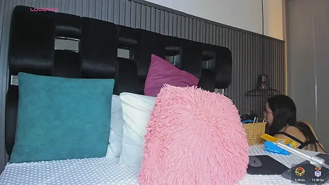 levana1 online show from 12/02/25, 12:16