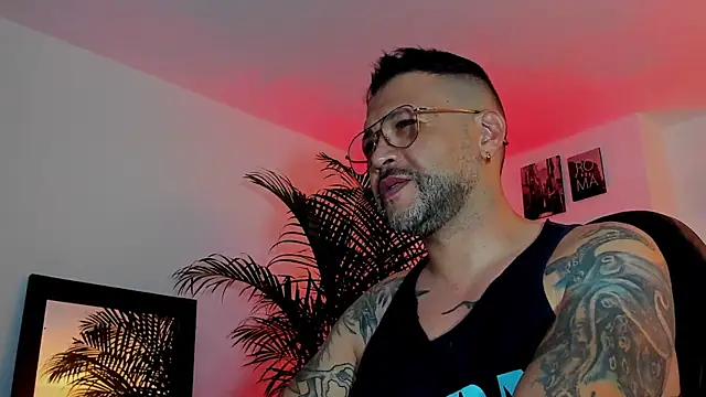 MrFrank tattoo online show from 12/17/24, 02:44